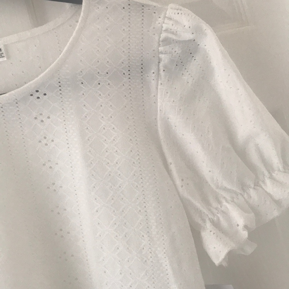 Eyelet Top - Picture 2 of 2